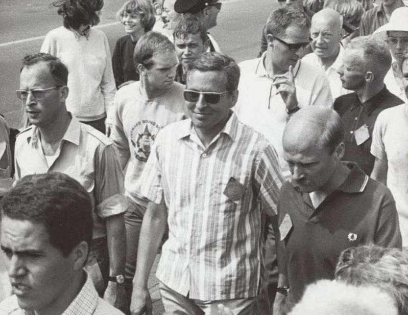 Prins claus op de brug 1967_compressed